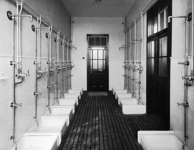 1936 - The Showers